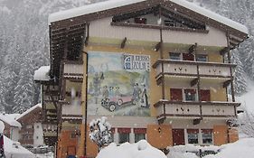 Hotel Azola